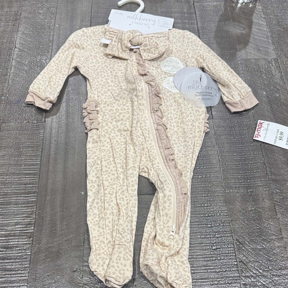 Milkberry 0-3 month bamboo pajama leopard print NWT